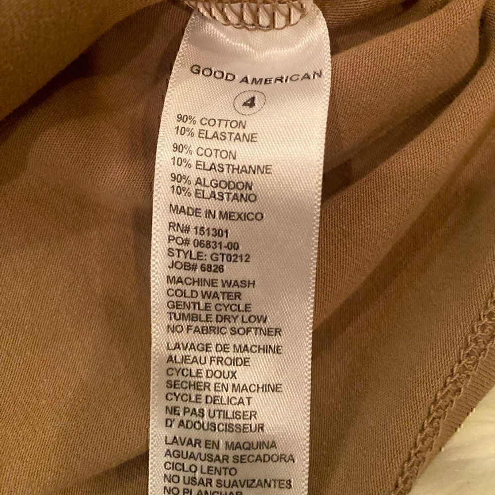 NWT Good American Essential Mock Neck Zip Top in Putty Size 4 (XL) - Picture 8 of 15